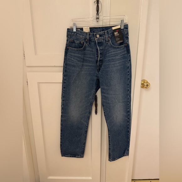 NWT Levi's Women's 501 Crop - Picture 3 of 6
